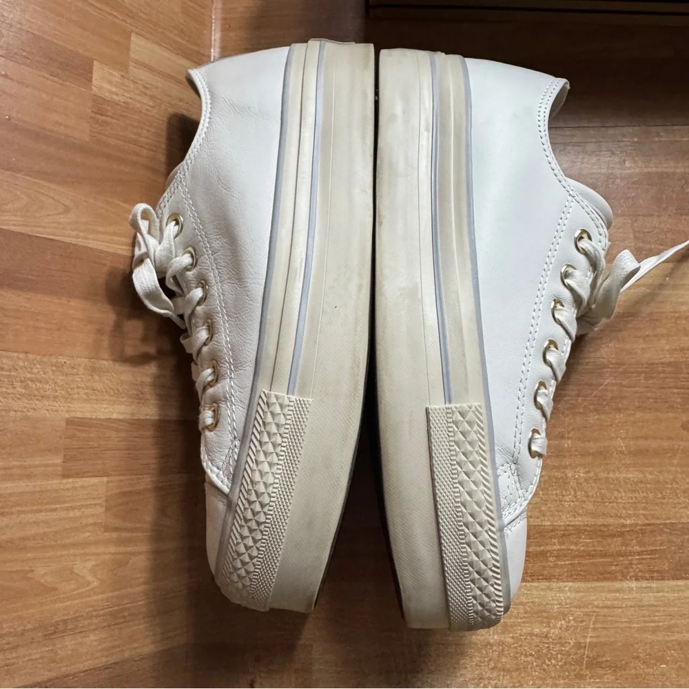 Converse Chuck Taylor white leather platform sneakers size 8